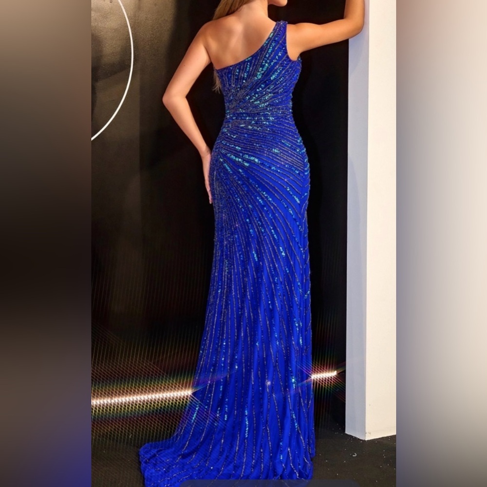 Portia and Scarlett PS329X Worn once! Elegant Royal
Blue evening gown